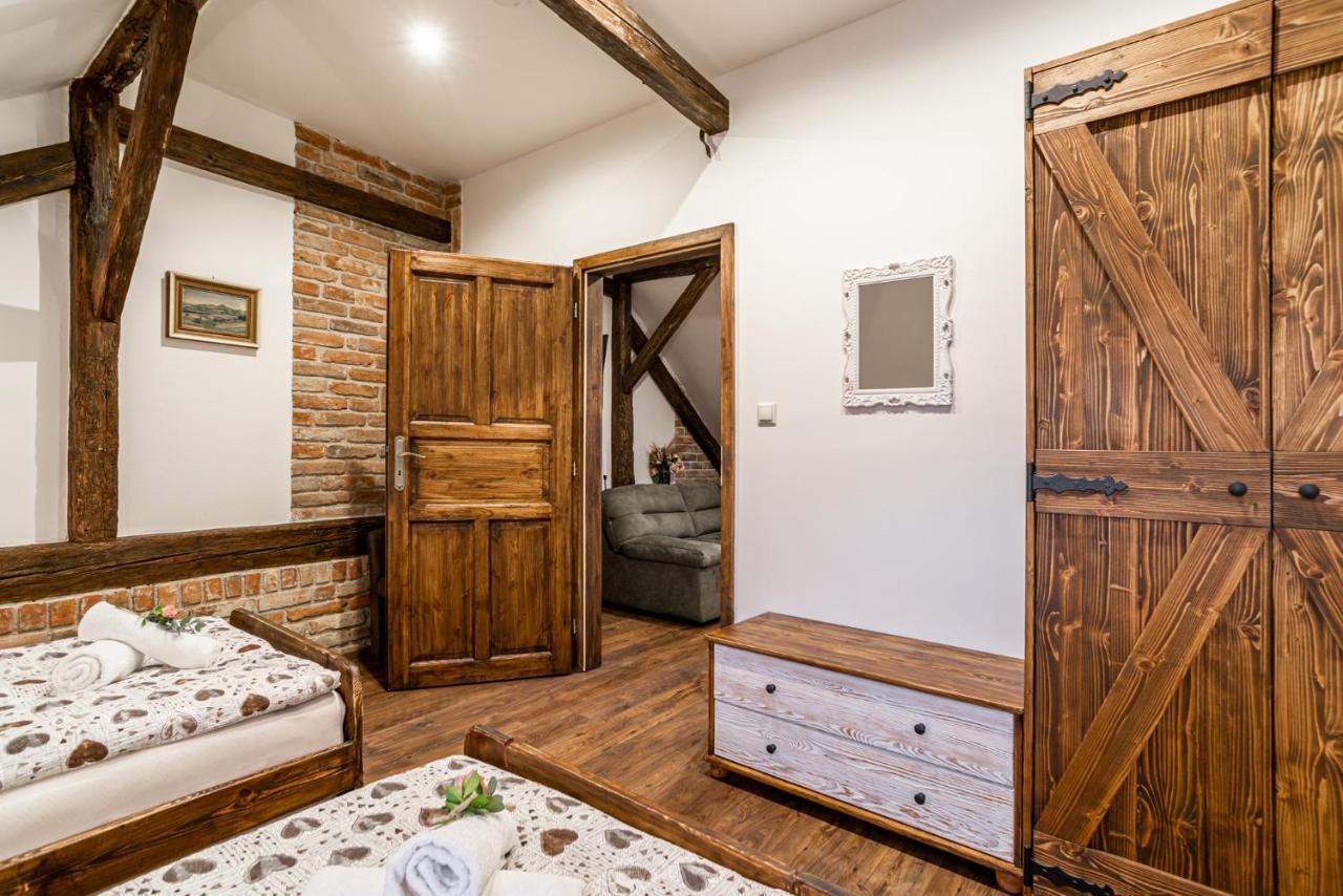 מיקולוב Apartmany In Veritas מראה חיצוני תמונה