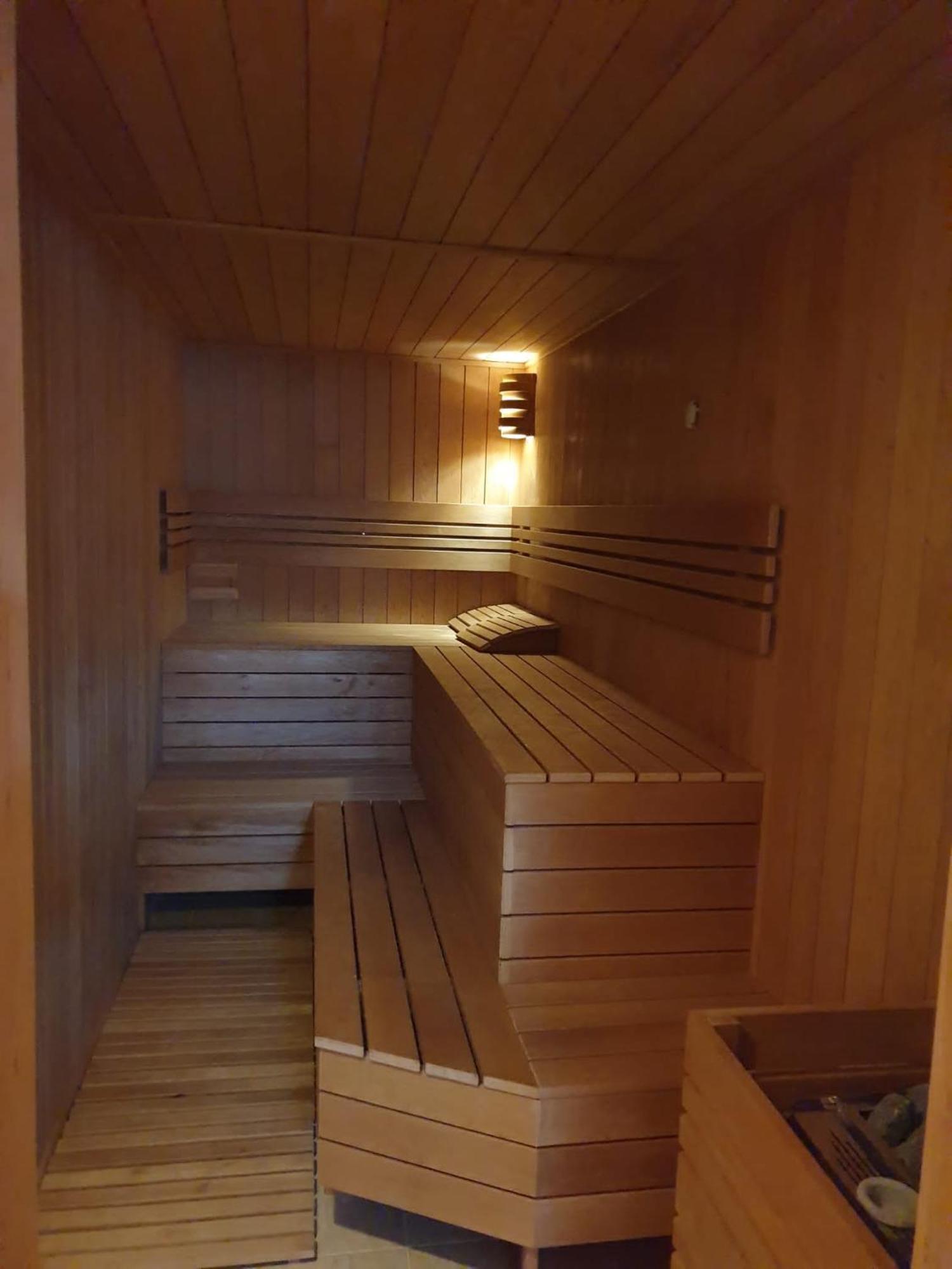 מיקולוב Apartmany In Veritas מראה חיצוני תמונה