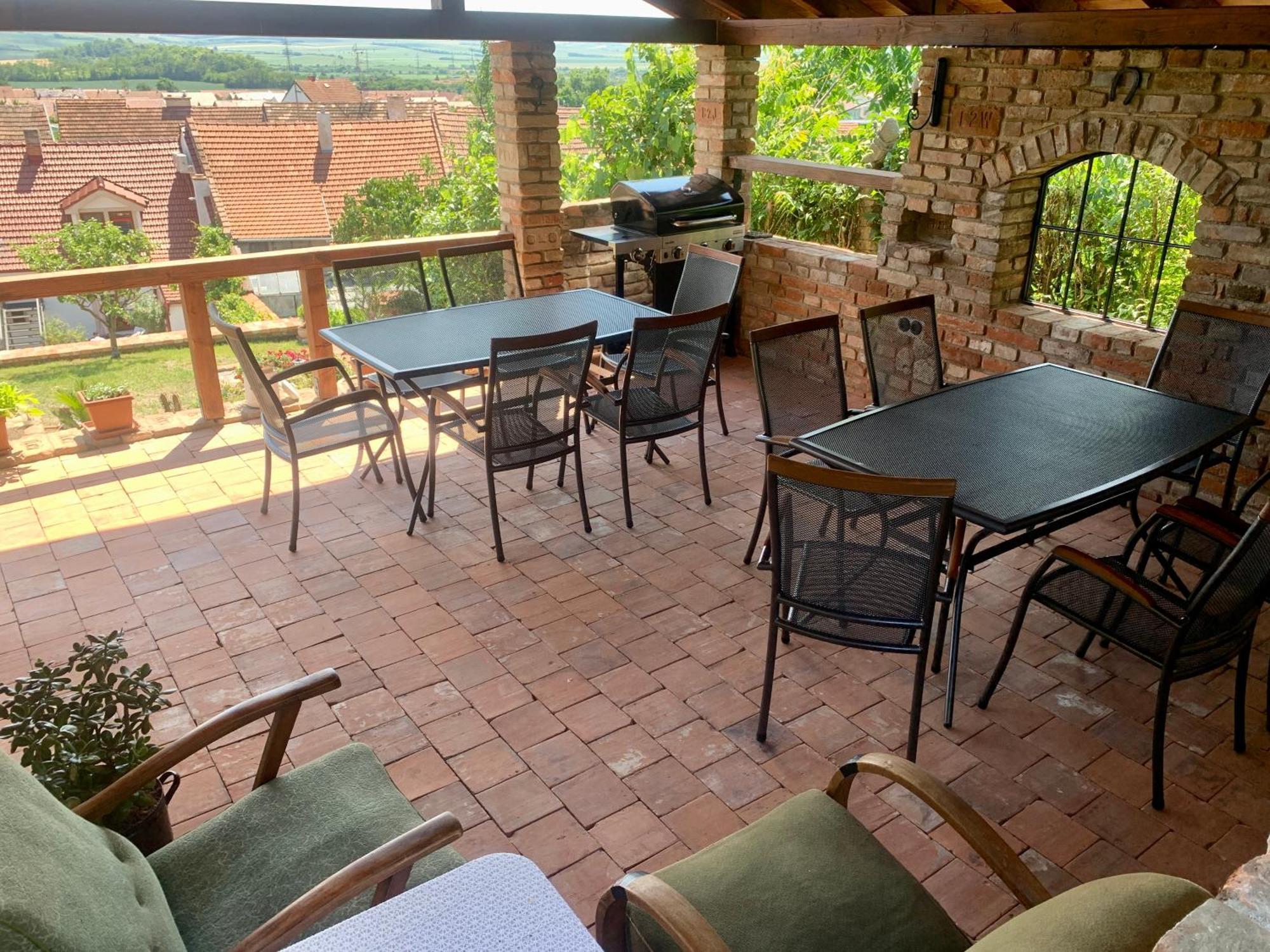 מיקולוב Apartmany In Veritas מראה חיצוני תמונה